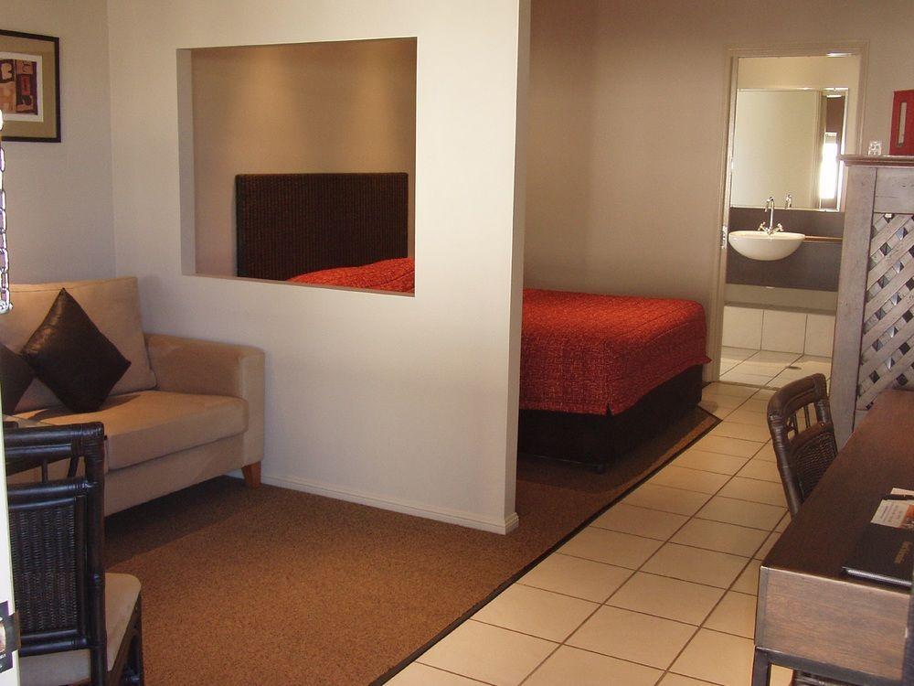 Best Western Bungil Creek Motel Roma Room photo
